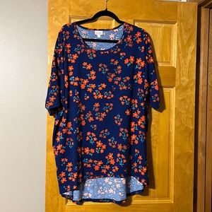 LuLaRoe High/Low Irma 2X Top.